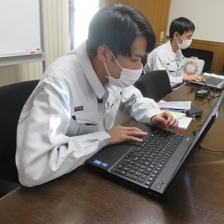 情報システム学科の1年生がキャリア実習に行ってきました！