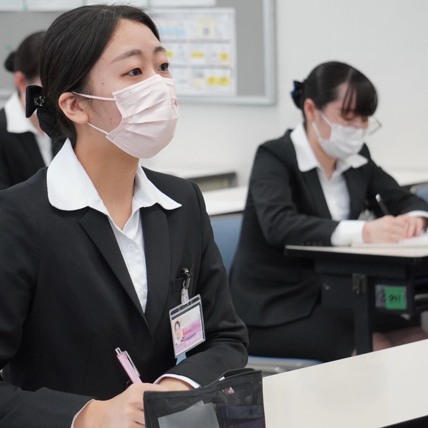 医療福祉事務学科が卒業生を囲む会を実施しました