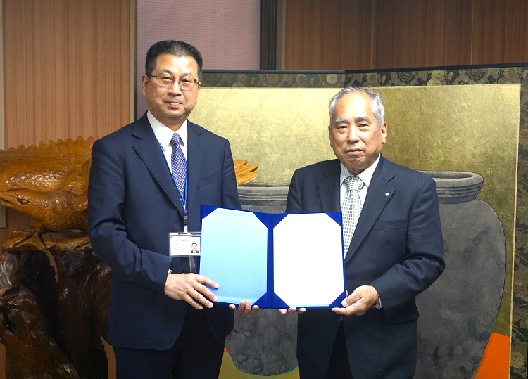 本校と学校法人吉備学園 岡山商科大学が包括連携協定を締結し、調印式が執り行われました！
