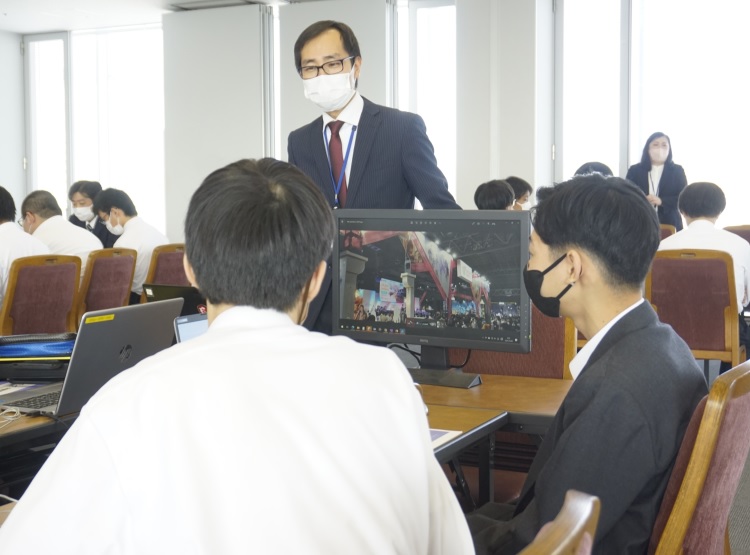 岡山御津高等学校の1年生が学校見学に来てくれました！