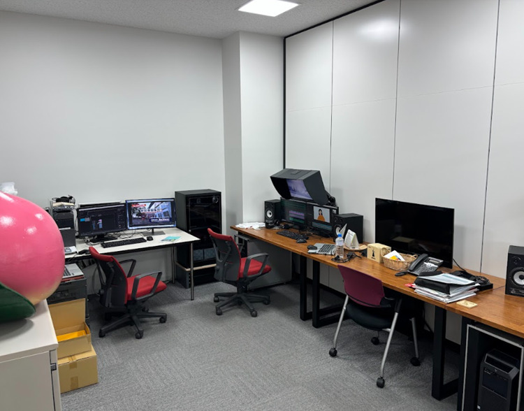 デザイン・WEB・映像制作企業９社で県内研修を行いました！ 【CGデザイン学科とネット・動画クリエイター学科】