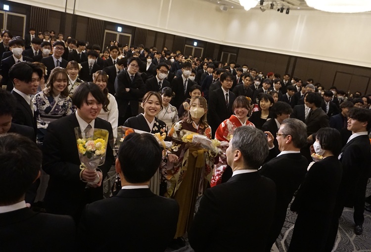 卒業式＆謝恩会を行いました