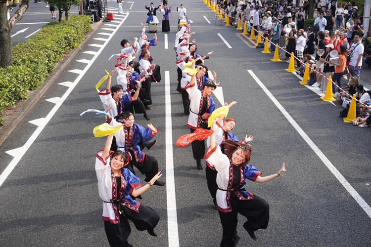 OICうらじゃ連『乱舞華風』がうらじゃ披露♫