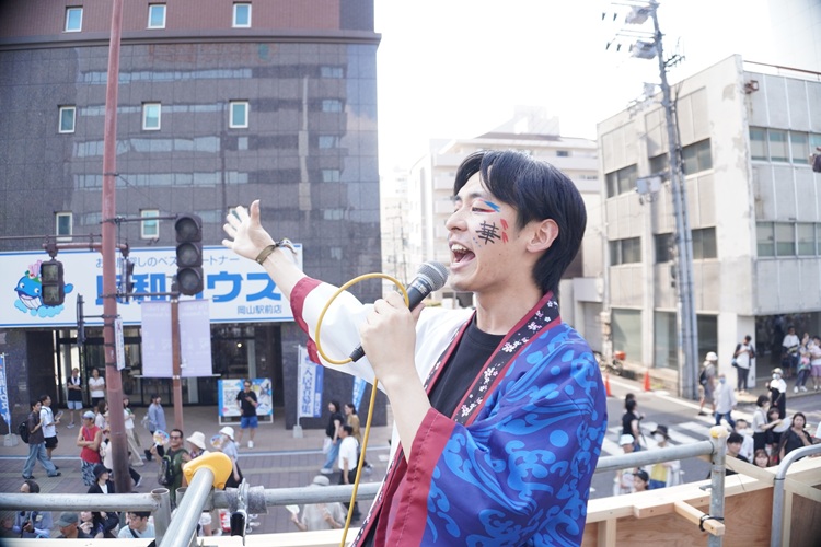 OICうらじゃ連『乱舞華風』がうらじゃ披露♫