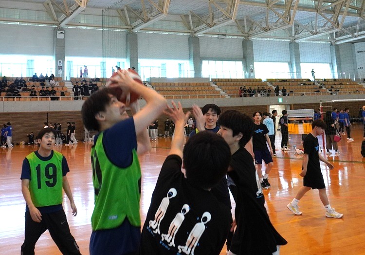 新入生歓迎会＆スポーツ大会を開催