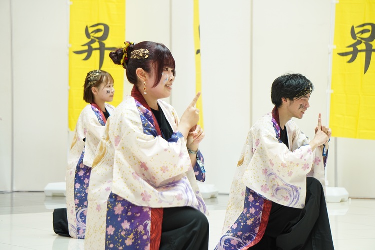 OICうらじゃ連『乱舞華風』がうらじゃ披露★
