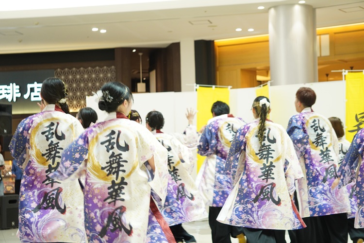 OICうらじゃ連『乱舞華風』がうらじゃ披露★